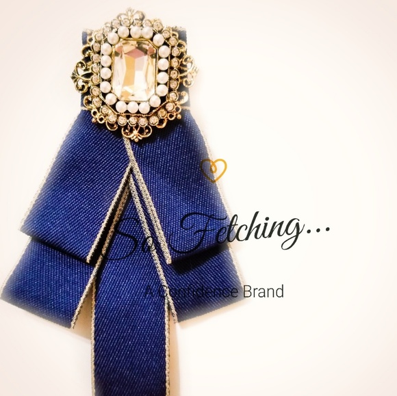 Ladies Bowtie - Picture 3 of 3